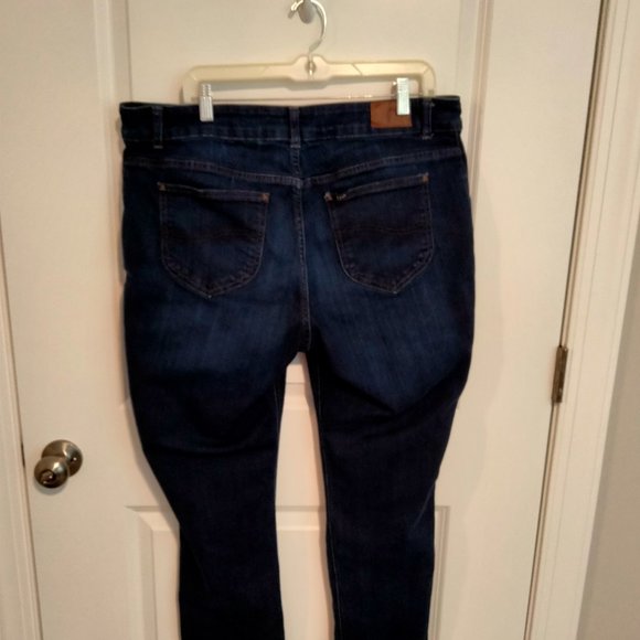 Lee Jeans - Regular Fit straight leg mid rise - Picture 2 of 2